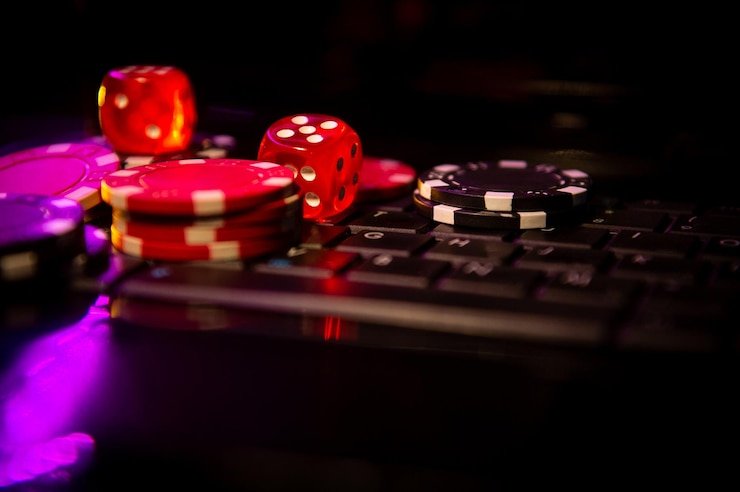 Antarmuka aplikasi mobile perang 777 menampilkan pasar sepak bola Liga 1 dan live dealer
